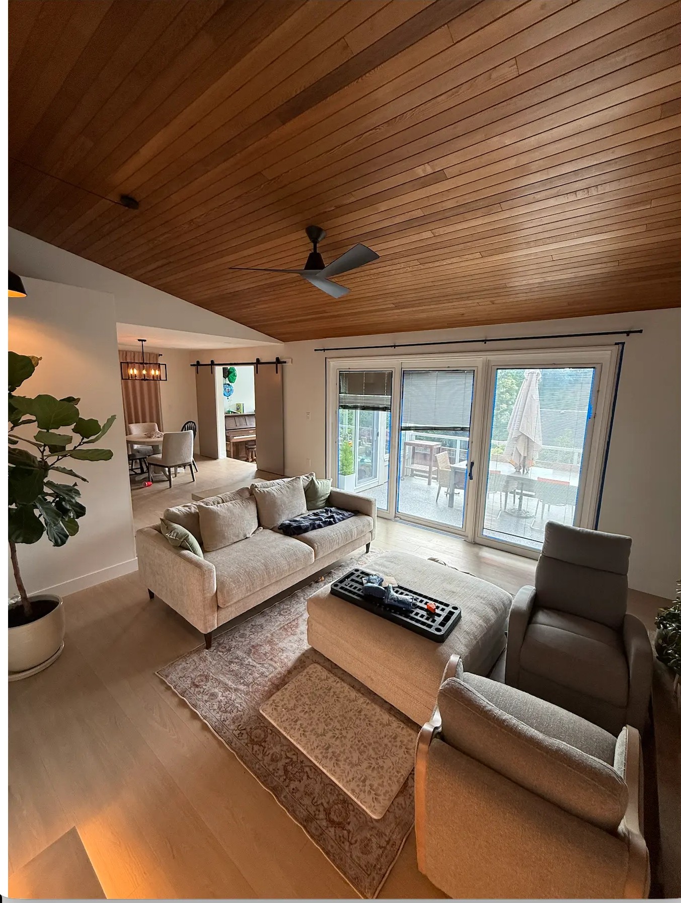 2,250 sq ft wide-plank laminate main floor in Coquitlam, BC
